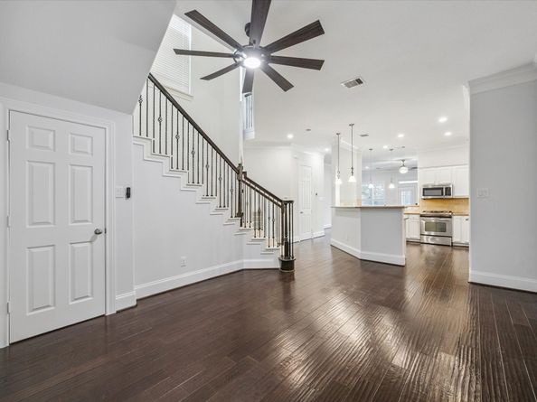 5720 Kiam Street C, Houston TX 77007