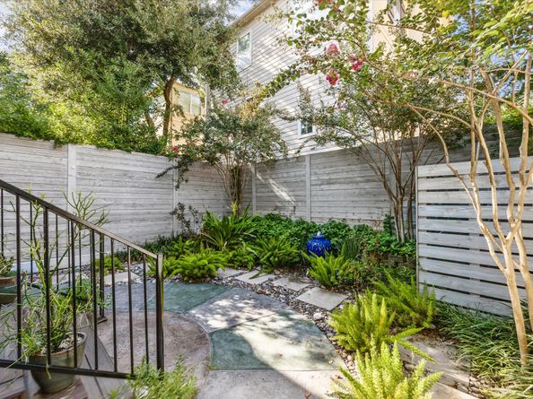 5720 Kiam Street C, Houston TX 77007