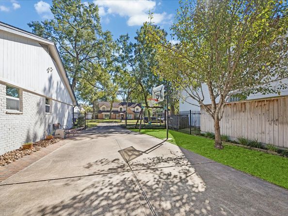 14114 River Forest Drive, Houston TX 77079