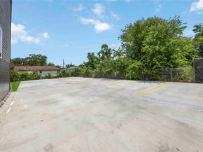 2116 Des Chaumes Street, Houston TX 77026