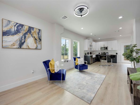 2116 Des Chaumes Street, Houston TX 77026