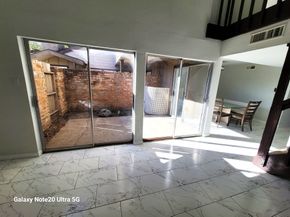 8046 Ellinger Lane, Houston TX 77040