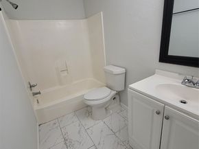 8046 Ellinger Lane, Houston TX 77040