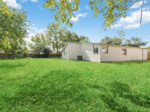 15606 Loma Verde Drive, Houston TX 77083