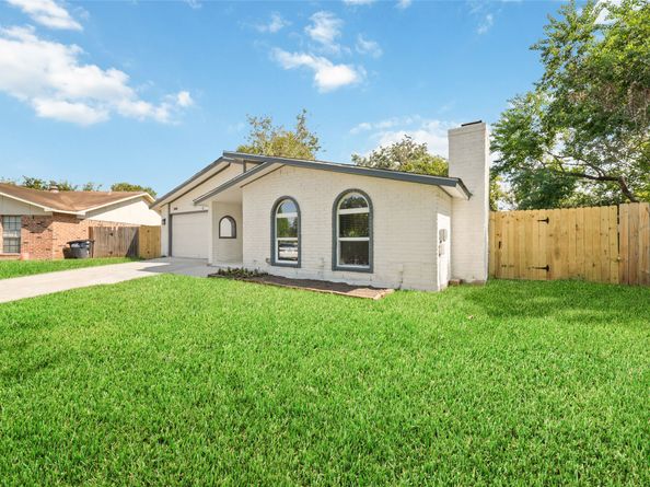 15606 Loma Verde Drive, Houston TX 77083