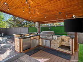 1506 Graystone Creek Court, Kingwood TX 77345