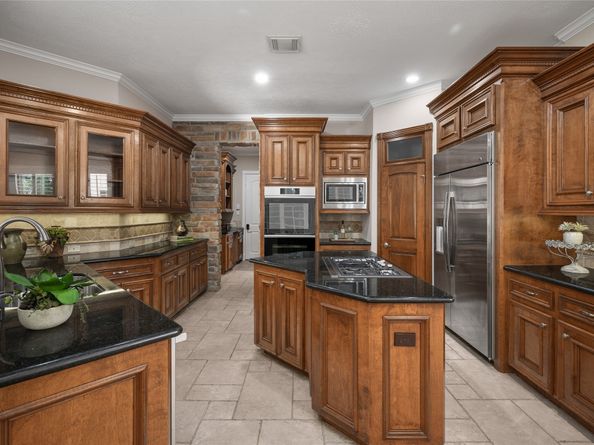 1506 Graystone Creek Court, Kingwood TX 77345