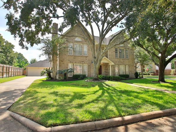 14827 Atterbury Drive, Sugar Land TX 77498