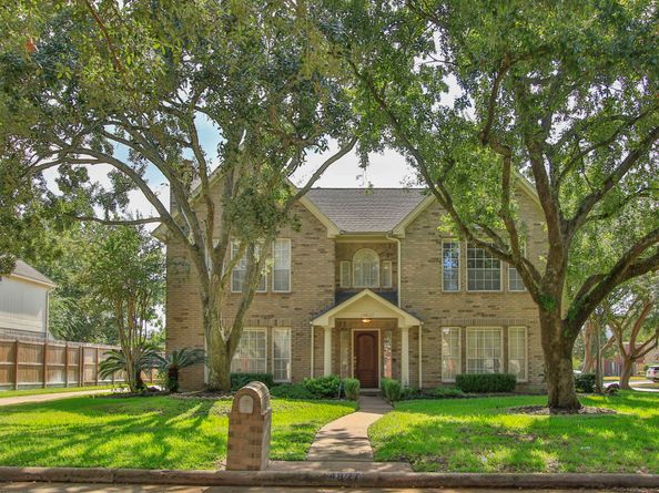 14827 Atterbury Drive, Sugar Land TX 77498