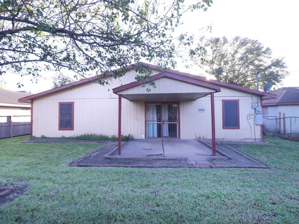 6407 Sandy Oaks Drive, Houston TX 77050