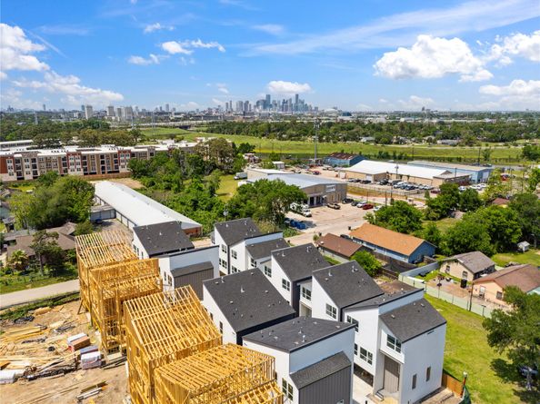 2943 Delafield Street, Houston TX 77023