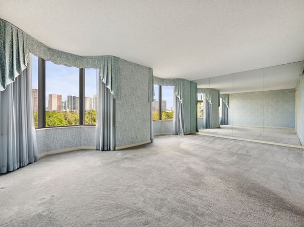 5555 Del Monte Drive 605, Houston TX 77056