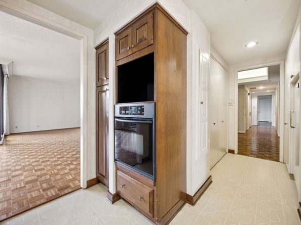 5555 Del Monte Drive 605, Houston TX 77056