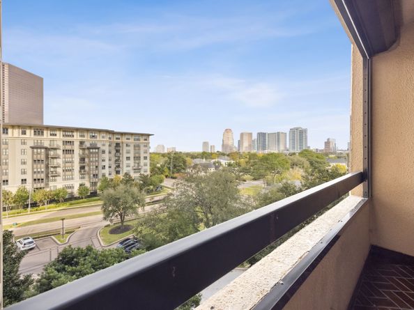 5555 Del Monte Drive 605, Houston TX 77056