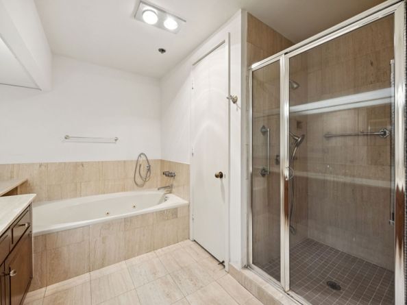 5555 Del Monte Drive 605, Houston TX 77056