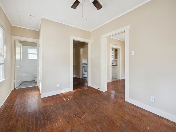 1103 W Cottage Street, Houston TX 77009