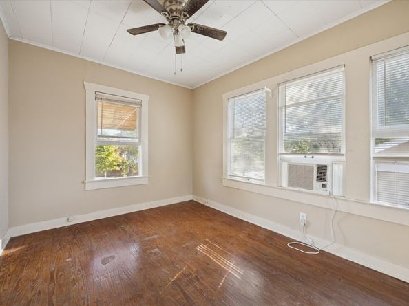 1103 W Cottage Street, Houston TX 77009