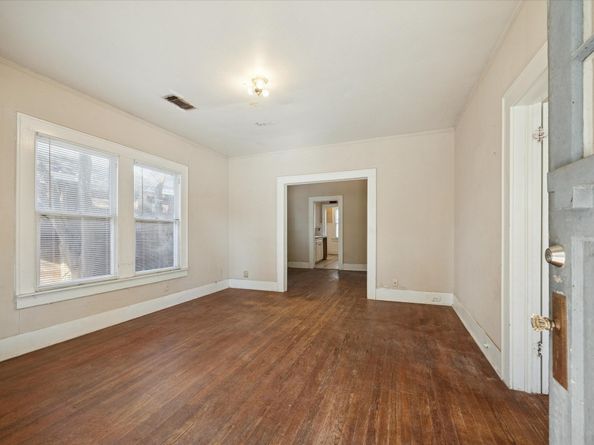 1103 W Cottage Street, Houston TX 77009