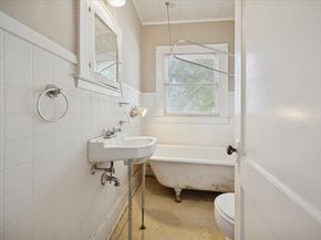 1103 W Cottage Street, Houston TX 77009