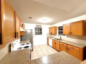 6634 Tuskegee St Street, Houston TX 77091