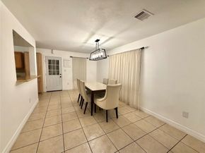 6634 Tuskegee St Street, Houston TX 77091