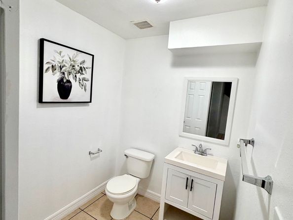 6634 Tuskegee St Street, Houston TX 77091