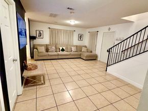 6634 Tuskegee St Street, Houston TX 77091