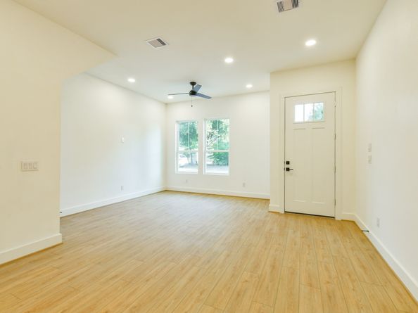 164 Wallace Street, Houston TX 77022