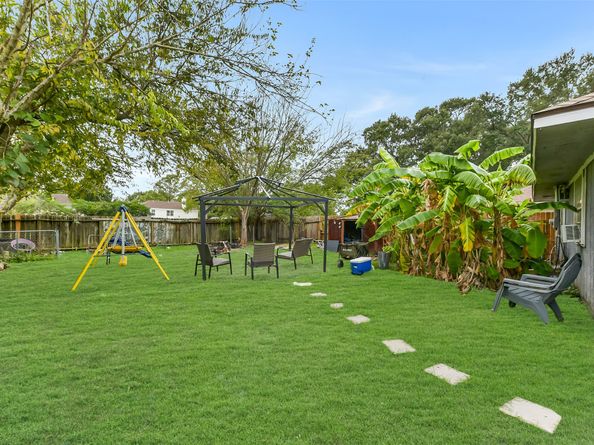 13703 Vickston Lane, Houston TX 77014