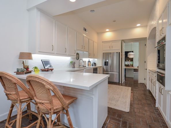 987 S Post Oak Lane, Houston TX 77056