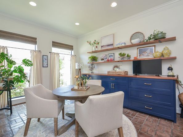 987 S Post Oak Lane, Houston TX 77056