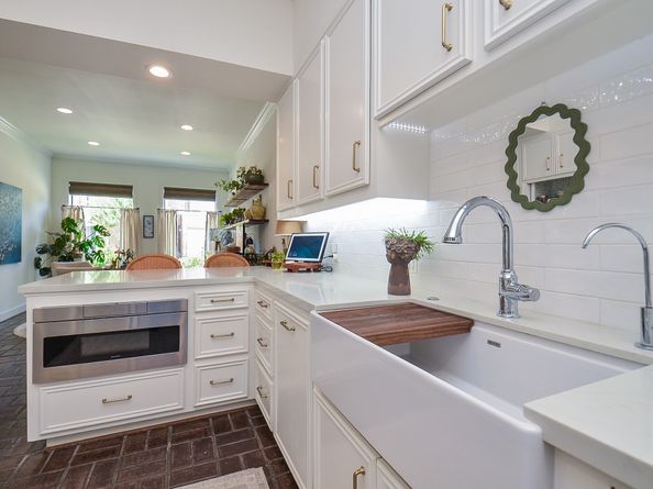 987 S Post Oak Lane, Houston TX 77056