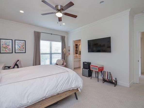 987 S Post Oak Lane, Houston TX 77056