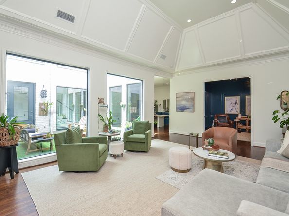 987 S Post Oak Lane, Houston TX 77056