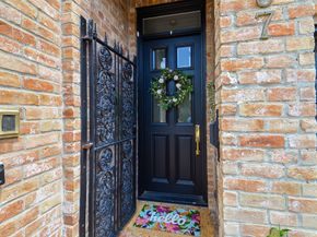 987 S Post Oak Lane, Houston TX 77056