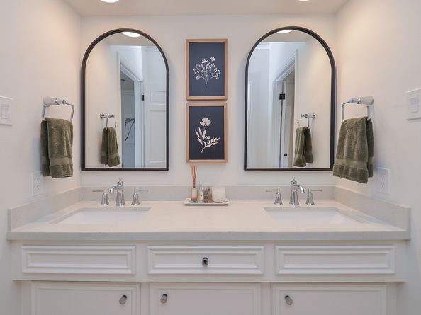 987 S Post Oak Lane, Houston TX 77056