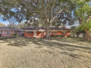 614 Kyle Street, Sugar Land TX 77478