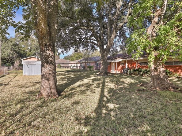 614 Kyle Street, Sugar Land TX 77478