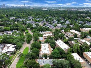 2100 Tanglewilde Street 312, Houston TX 77063
