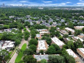 2100 Tanglewilde Street 312, Houston TX 77063