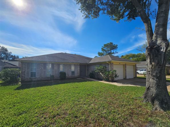 5031 Whispering Falls Drive, Houston TX 77084