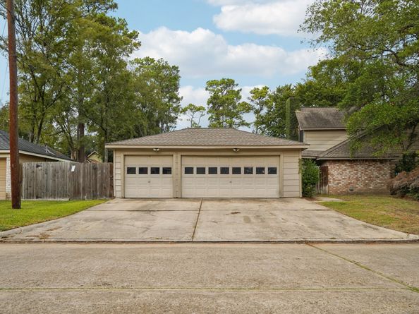 11703 Pebbleton Drive, Houston TX 77070