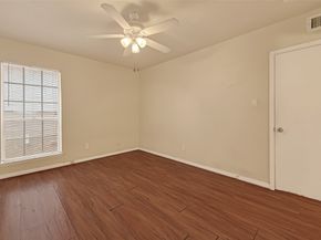 3400 Timmons Lane 31, Houston TX 77027