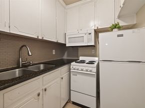 3400 Timmons Lane 31, Houston TX 77027