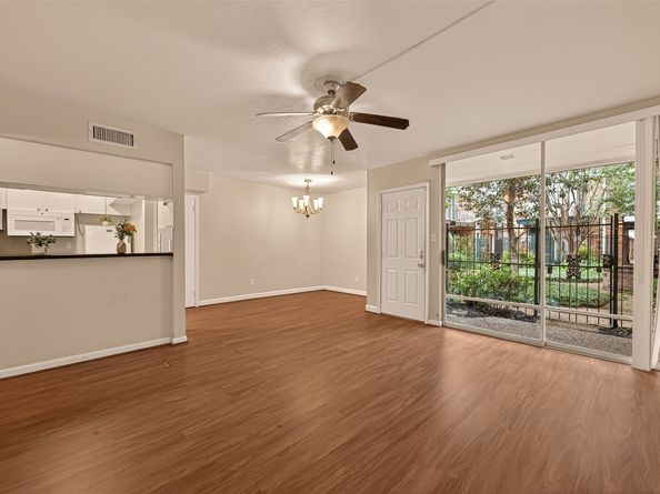 3400 Timmons Lane 31, Houston TX 77027