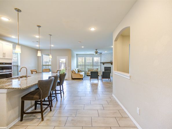 59 Pioneer Canyon Place, Tomball TX 77375