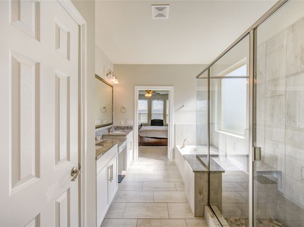 59 Pioneer Canyon Place, Tomball TX 77375