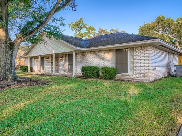 1411 Neptune Lane, Houston TX 77062