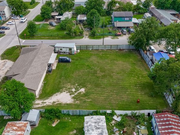 816 Barbara Mae Street, Houston TX 77015