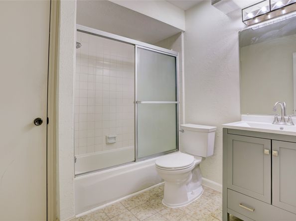 6723 Belmont Street, Houston TX 77005